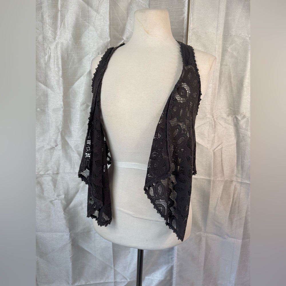 Lace Open-Front Vest - Picture 2 of 7